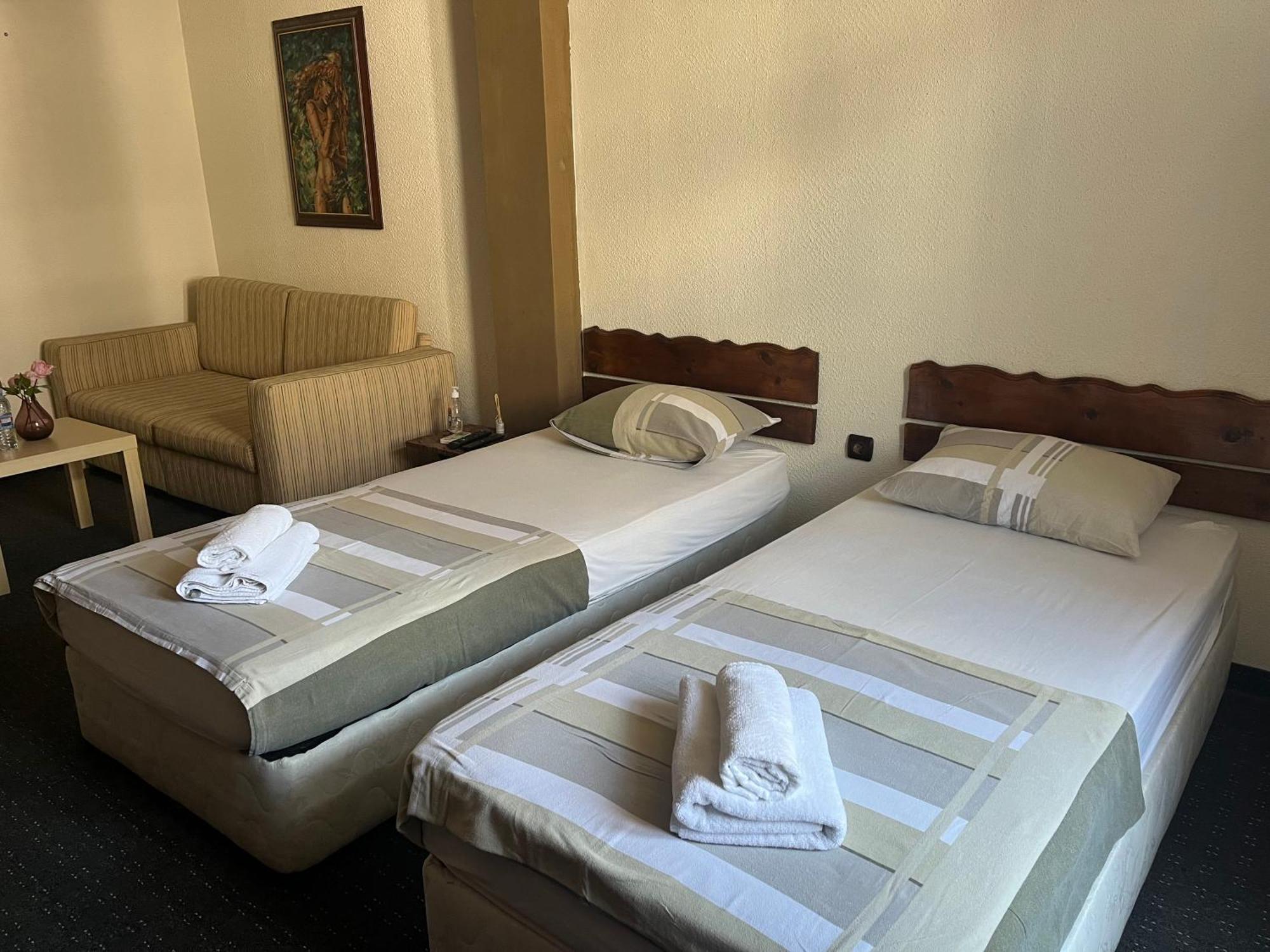 Vel House Hostel Plovdiv Ngoại thất bức ảnh