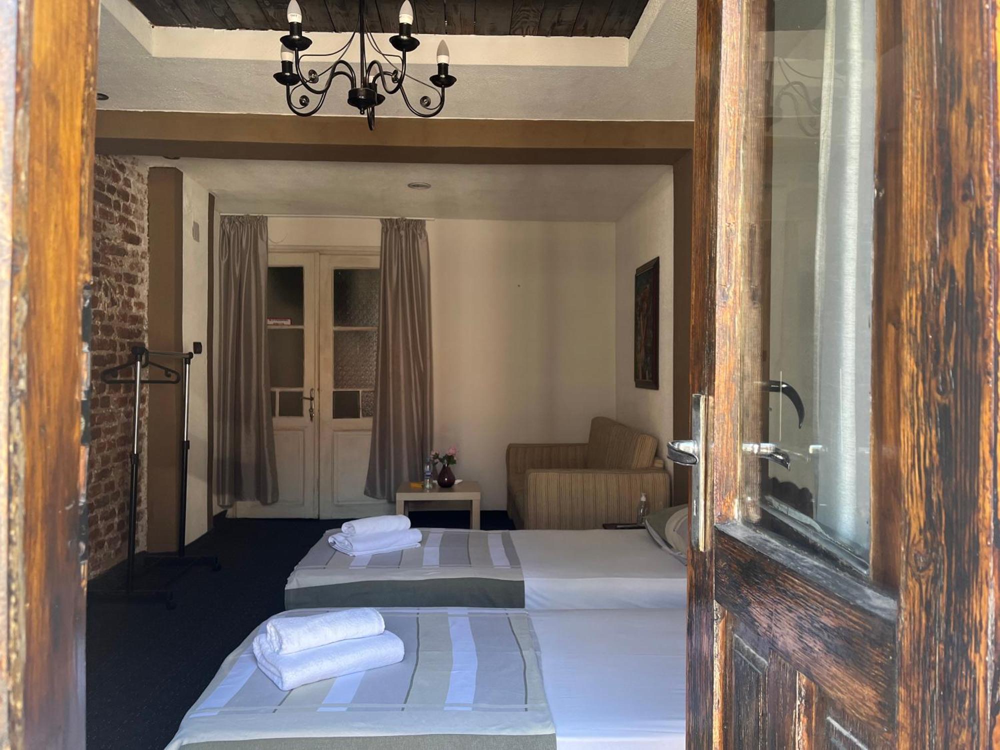 Vel House Hostel Plovdiv Ngoại thất bức ảnh