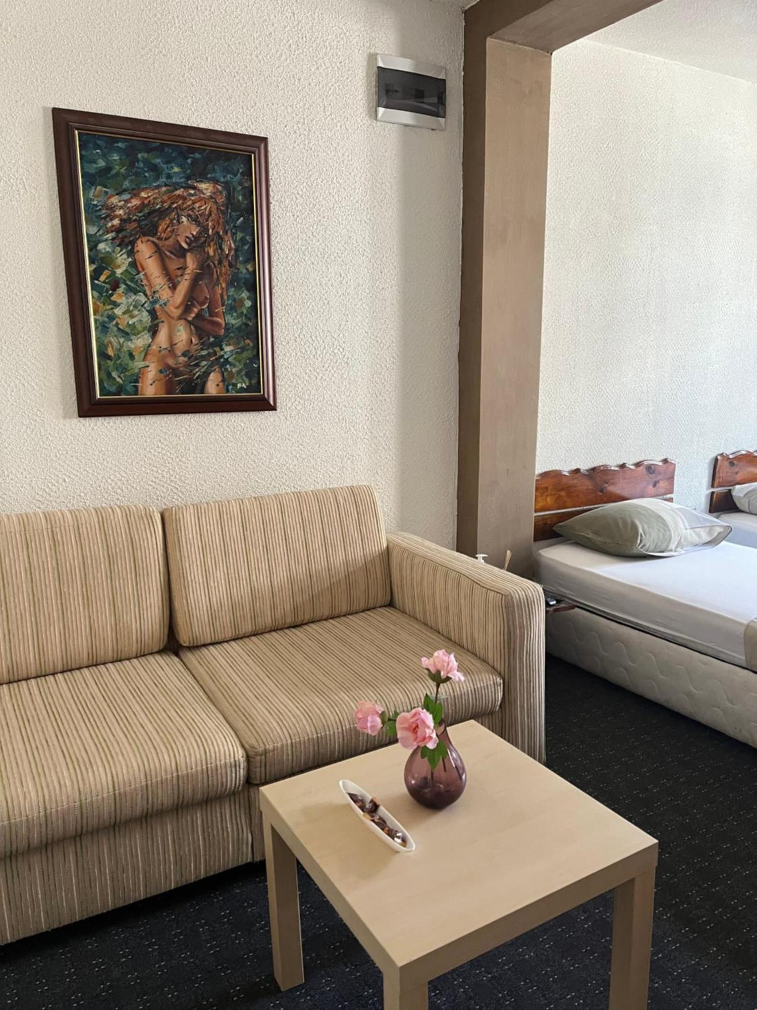 Vel House Hostel Plovdiv Ngoại thất bức ảnh