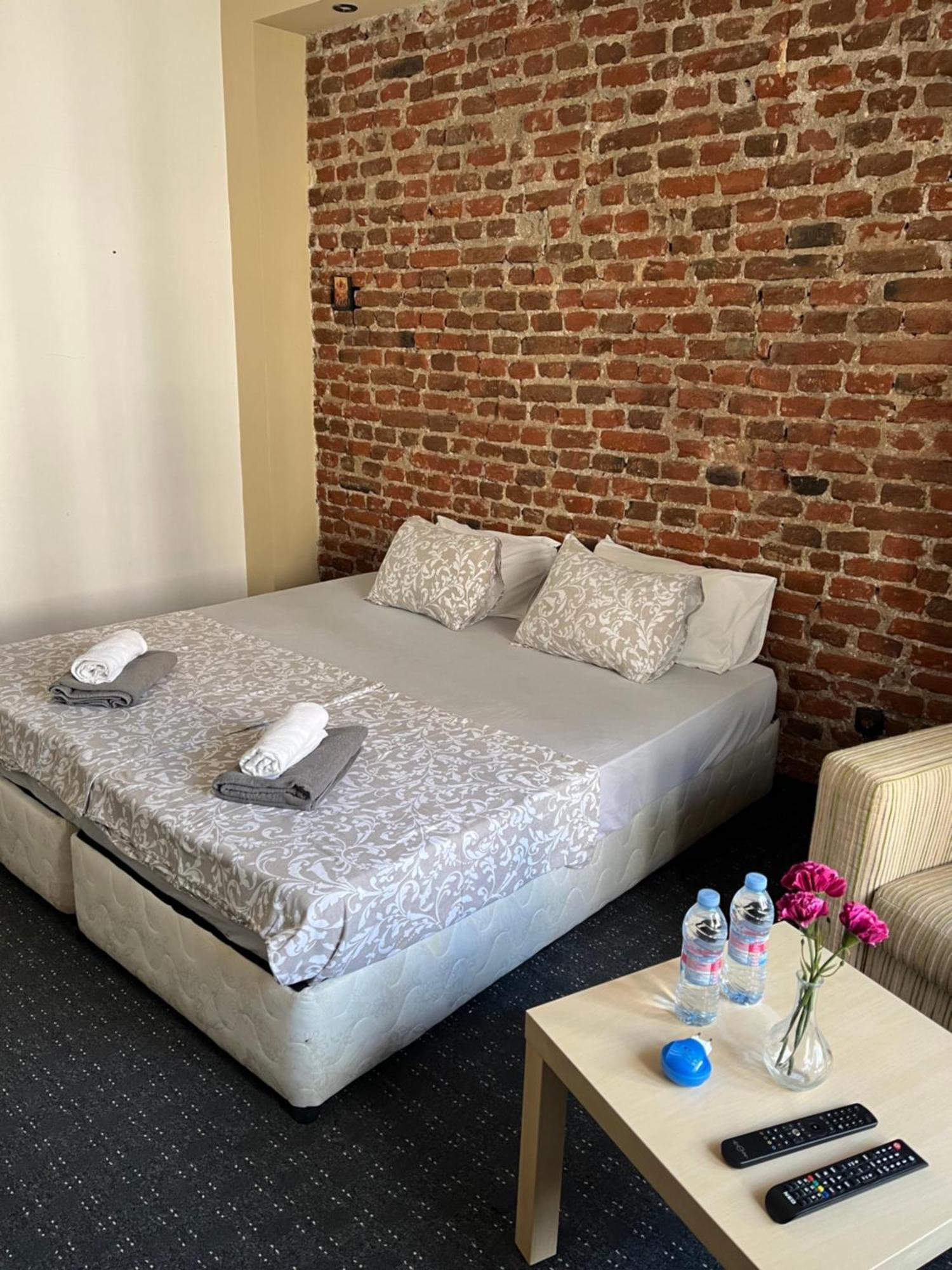 Vel House Hostel Plovdiv Ngoại thất bức ảnh